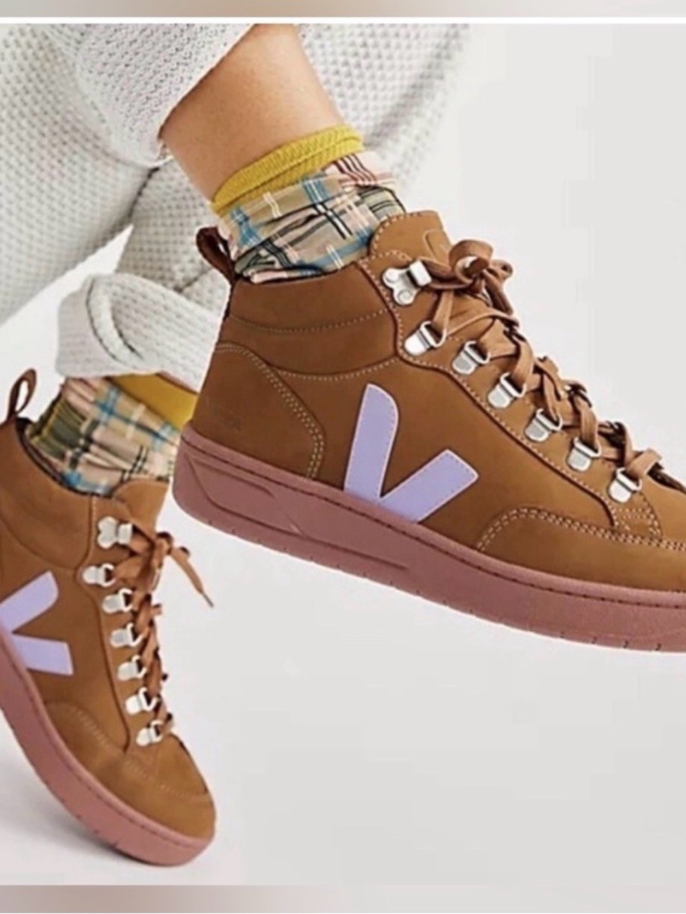 VEJA RORAIMA NUBUCK Boots
BROWN Lavender Women’s 9